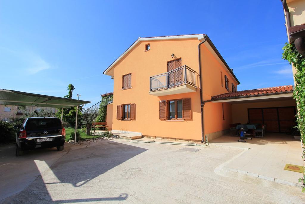 Apartment Dusanka Fažana Buitenkant foto